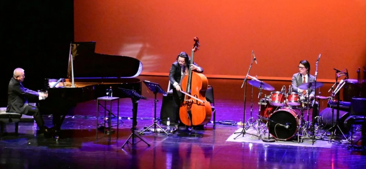 Renowned artists from Japan’s vibrant jazz scene, pianist Yuki Arimasa, bassist Satsuki Kusui, and drummer Hiroki Kitazawa,  joined forces with the A.M.P. Big Band. 
