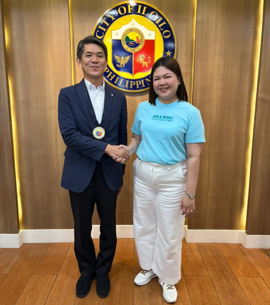 Ambassador Endo Kazuya with Iloilo City Mayor Raisa Treñas during his official visit