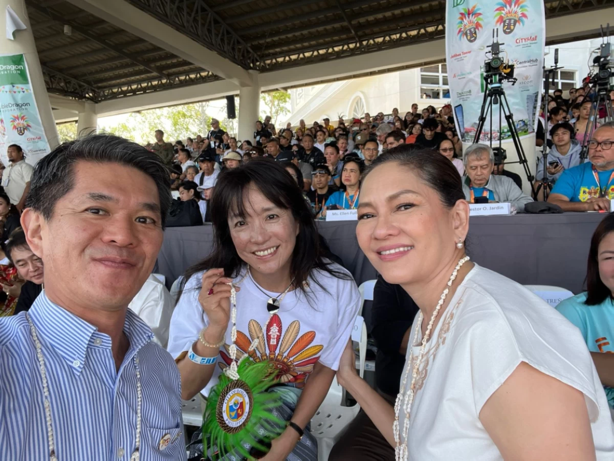Ambassador Endo Kazuya and spouse Mme. Endo Akiko with Senator Risa Hontiveros