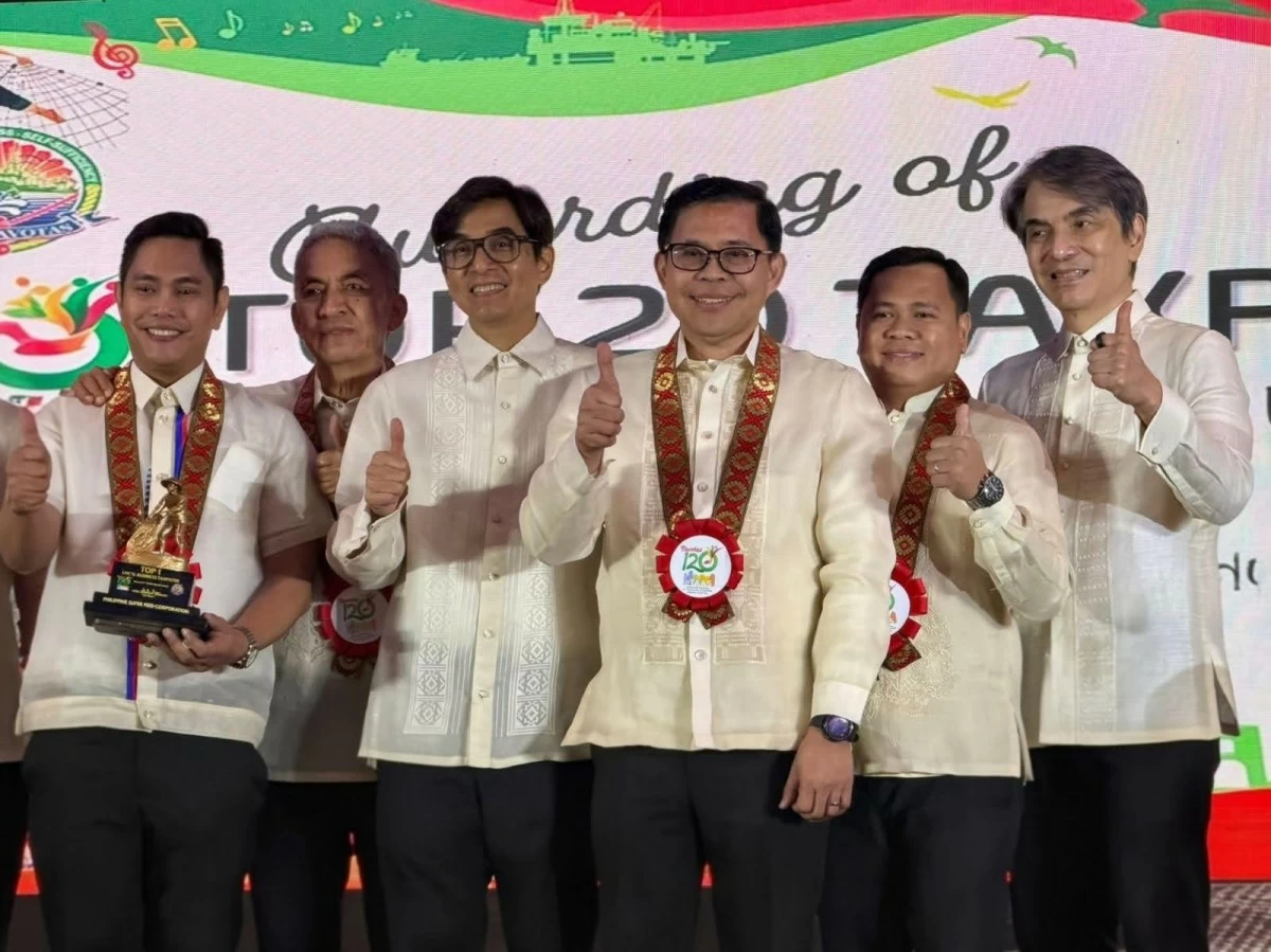 NAVOTAS CITY’S TOP RPT TAXPAYER - Therma Mobile, represented by AboitizPower Transition Business Group AVP for Corporate Services Lou Jason Deligencia (1st from left), receives a token of recognition from Navotas City Mayor John Rey Tiangco (3rd from left) during the 119th Navotas Day Celebration.