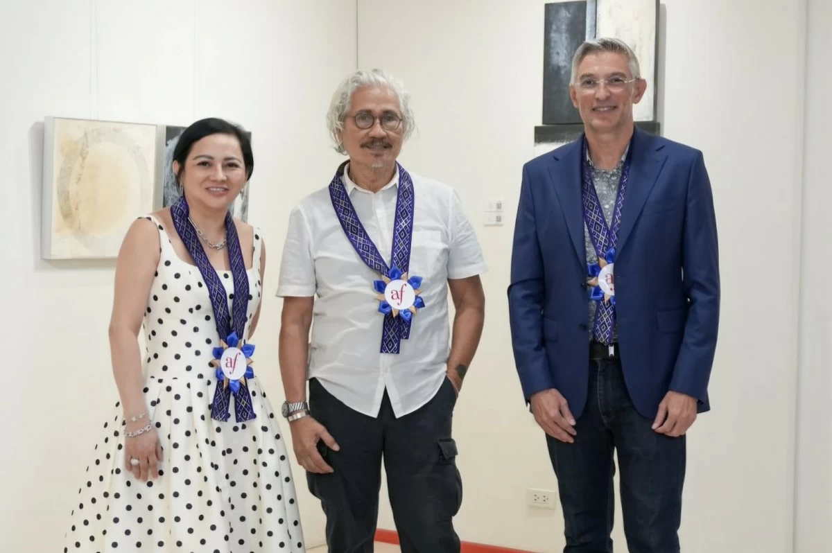 Tracing energy through form: Gus Albor’s “Aurae II” turns minimalism into lived experience