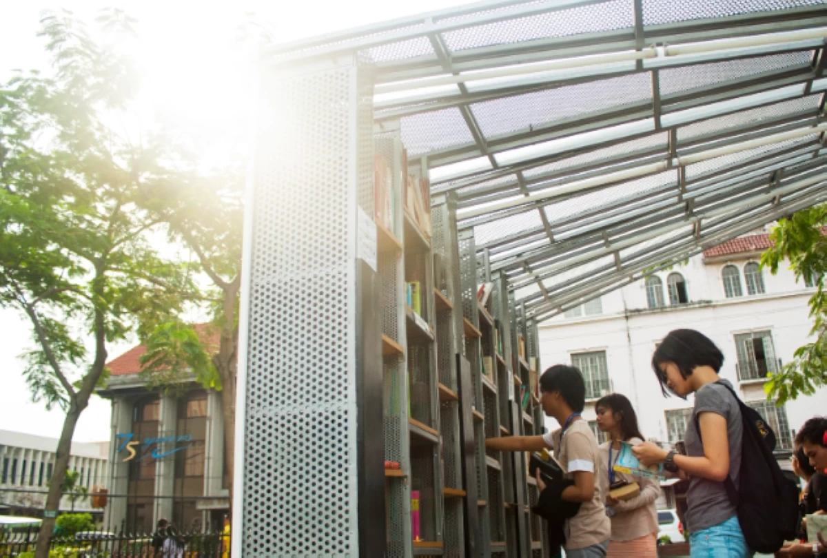 Public pop-up library Book Stop Project won both a Green Award and a Red Award.