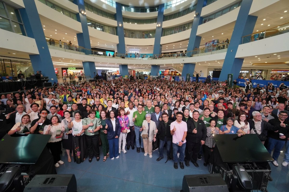 Negosyo MSME Summit 2025 energized the SM Mall of Asia Music Hall last July 19, bringing together entrepreneurs and mentors for inspiring talks, mentorship, and growth opportunities—highlighted by Francis Kong’s session, “Now and Next: The Trends in Business for MSMEs.”
