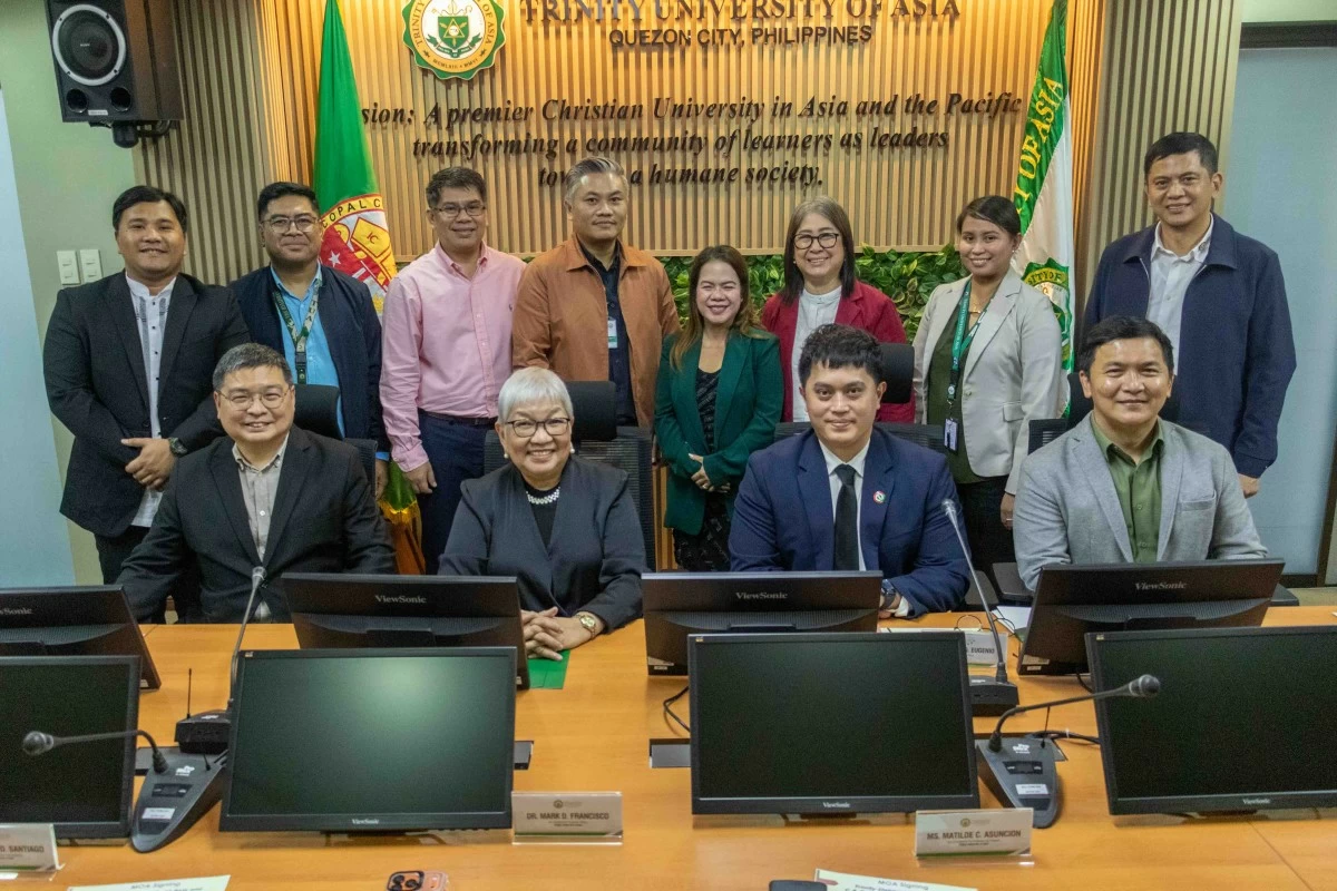 Top row (from left): Dr. Mark Daevid M. Adem, acting dean of TUA Open University; Dr. Immanuel San Diego, chairperson of Trinity International Lifelong Learning; Michael D. Santiago, assistant vice president for administration; Dr. Mark D. Francisco, vice president for academic affairs; Rona Maye Trinidad, dean of the TUA College of medical technology; Marilou Baticolon, assistant vice president for higher education, C&E ALS; Matilde C. Asuncion, vice president for administration and finance; Renato Gomez, sales director, C&E ALS. Bottom row (from left): Dr. Howell T. Ho, vice president for sustainable partnerships and lifelong learning (OVP-SPLL); Dr. Gisela Da. Luna, university president; John Emyl Eugenio, CEO of C&E ALS and CE-Nexus; Gerric Gomez, VP for business development and growth markets, C&E ALS.