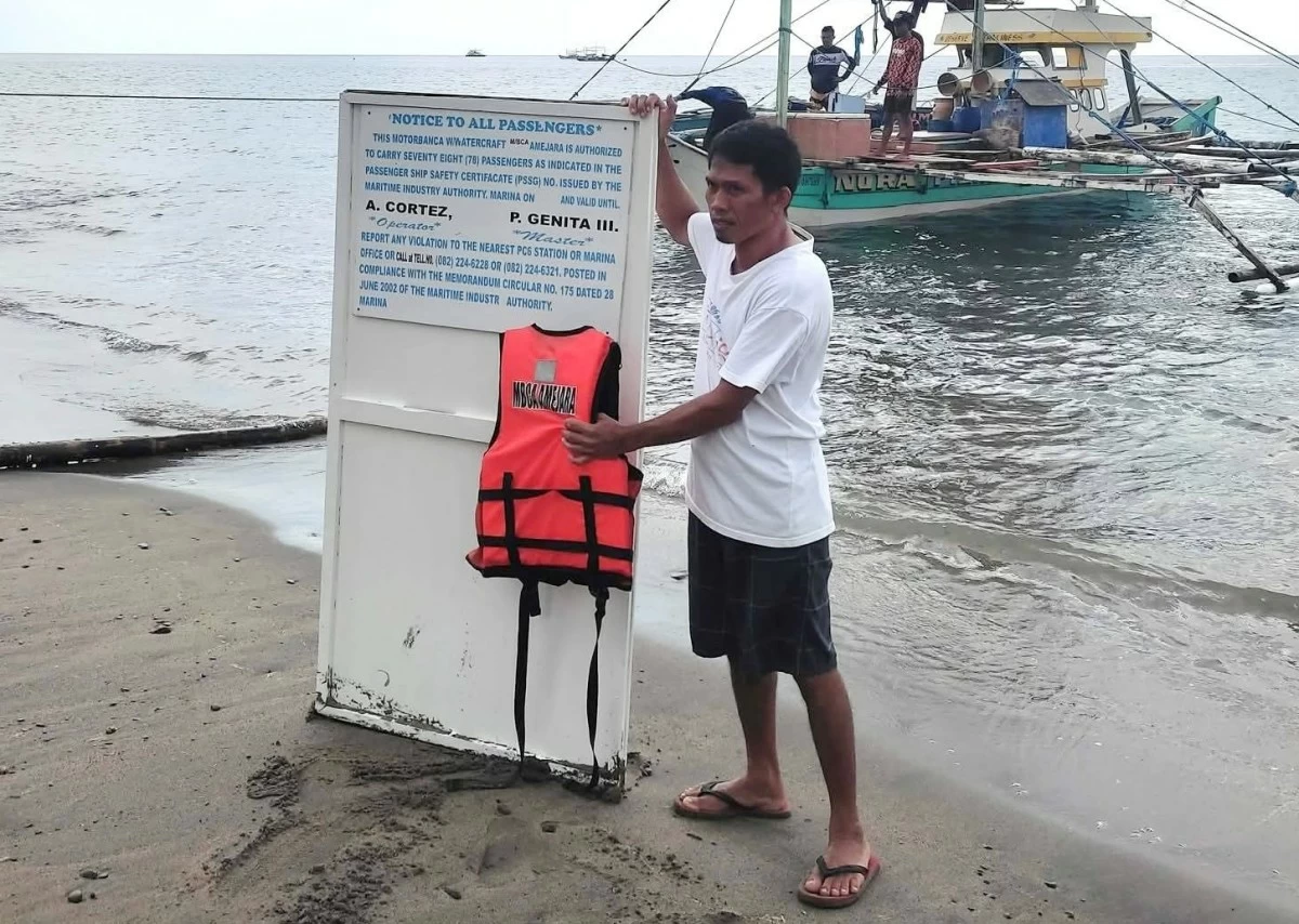 RECOVERED debris and life vest from MBCA Amejara. (Photo courtesy of Inang Min)