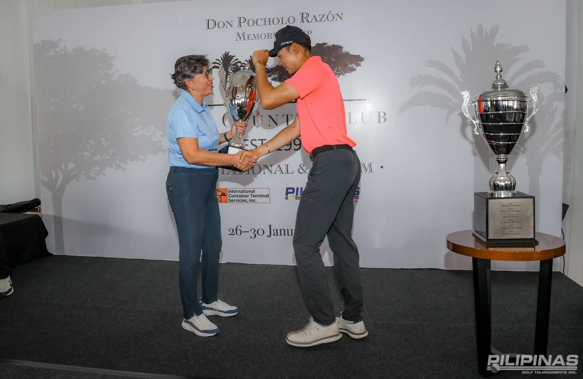 Micah Shin with The Country Club and Pilipinas Golf Tournaments, Inc. general manager Colo Ventosa. (PGT)