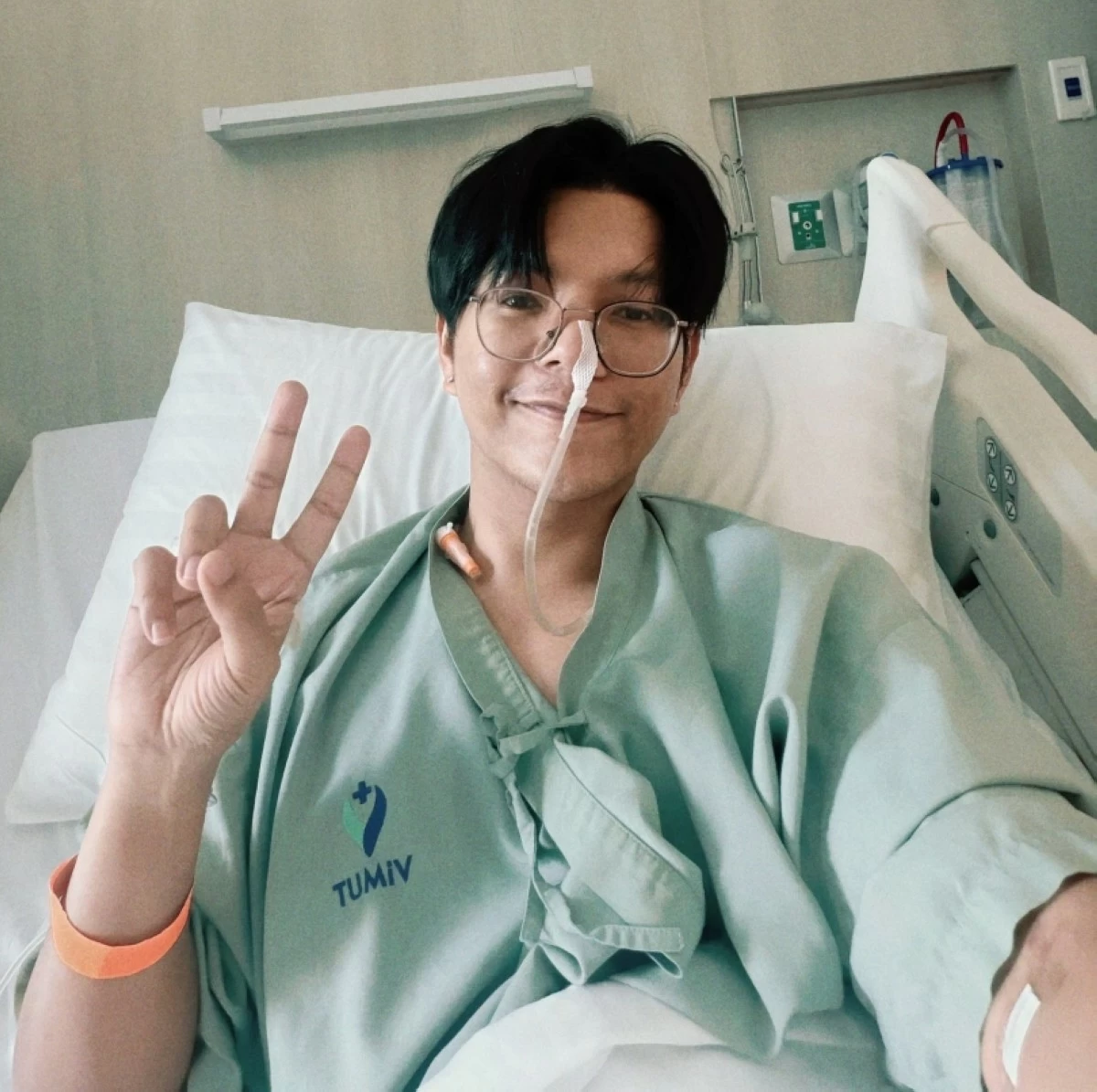 Thai singer Boy Sompob in the hospital (X) 