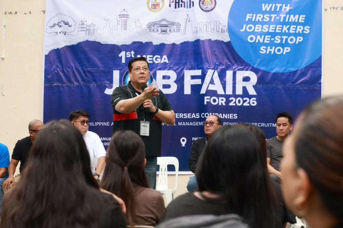 Pasig City Vice Mayor Dodot Jaworski delivers a short message to applicants at the city’s first Mega Job Fair of the year. (Photos from Pasig PIO)