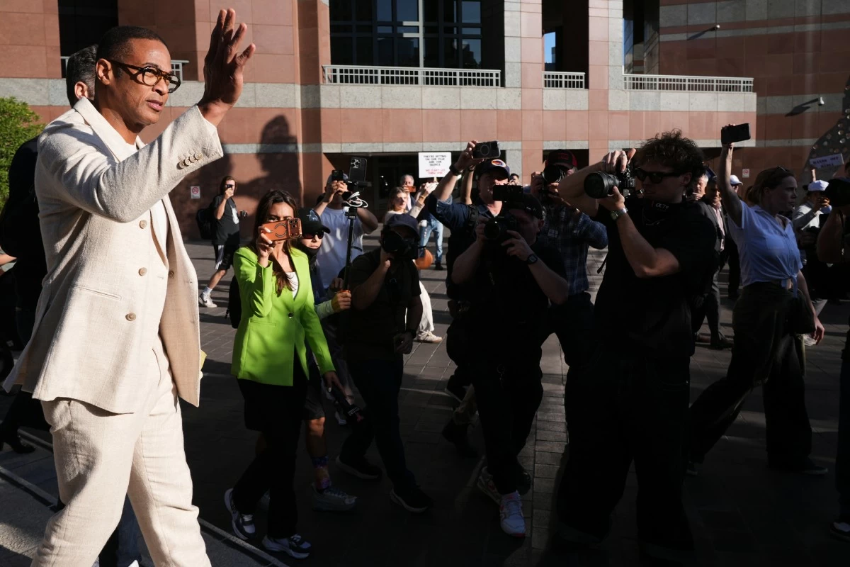 JOURNALIST  Don Lemon waves after leaving a hearing at the Edward R. Roybal Federal Building in Los Angeles, California on Friday, Jan. 30, 2026. (AP)