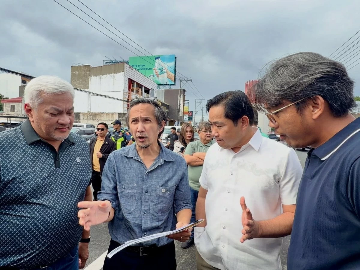 DIZON (second from left). (FB)