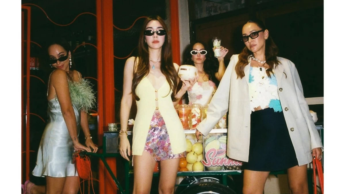 Pacharee Sophie Schuemers-Rogers, Woonsen, Ase Wang, and Janesuda Parnto
