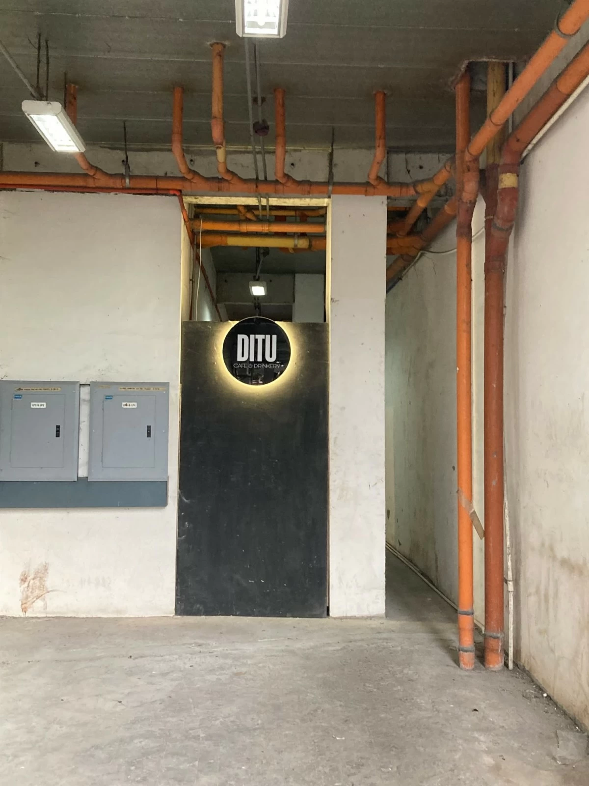 BLINK AND YOU'LL MISS IT Finding the bar has you walking through the side entrance of a building.