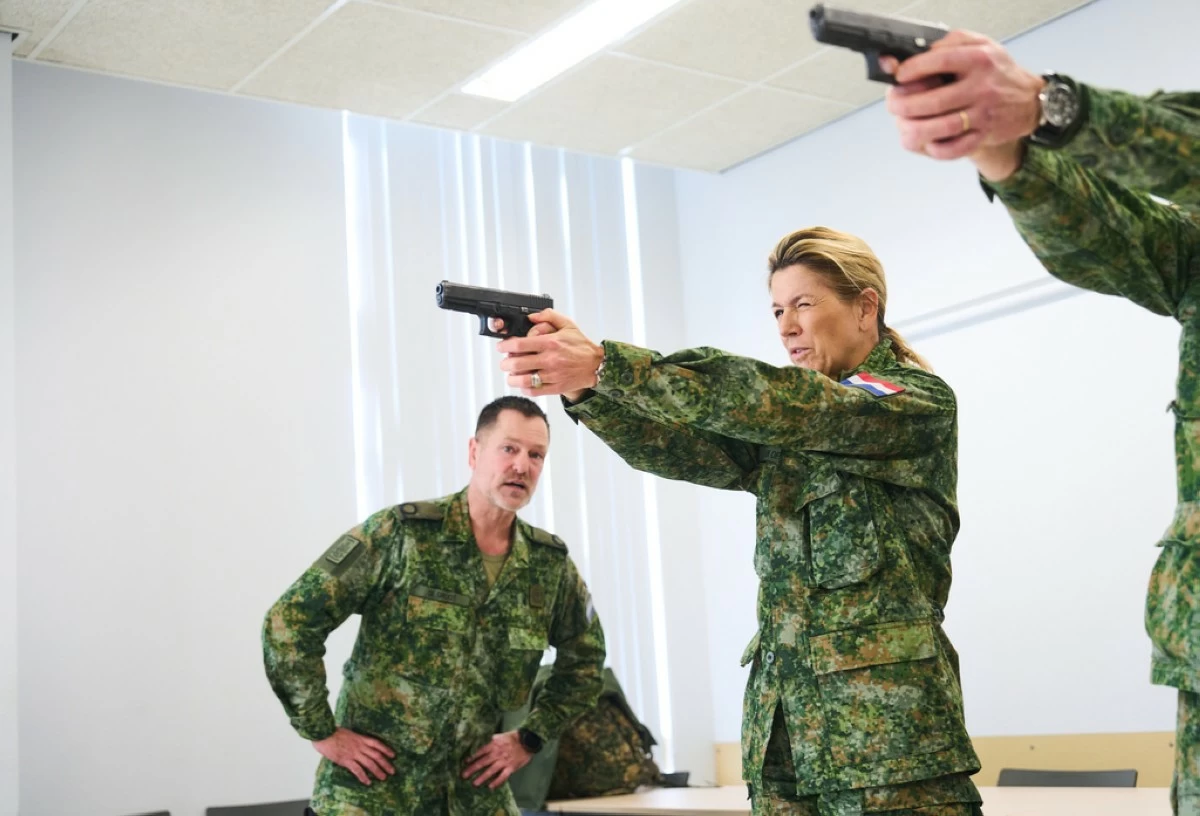This image provided by the Netherlands Ministry of Defense shows Queen Máxima beginning training as a reservist for the Royal Netherlands Army, Feb. 4, 2026, in Breda, Netherlands.  (Phil Nijhuis/Netherlands Ministry of Defense via AP)