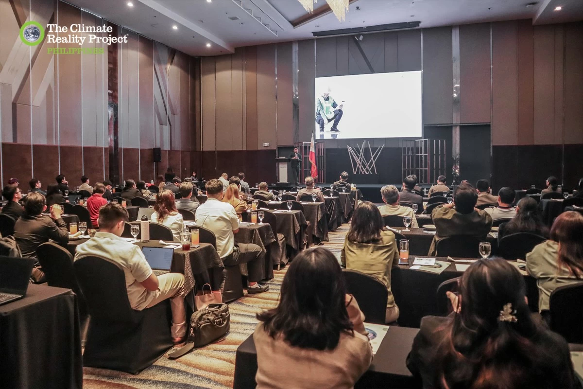 Climate Reality Philippines’ Energy Program Lead Pocholo Enriquez presents the organization’s research on GEOP end-users’ carbon emissions and power savings.
