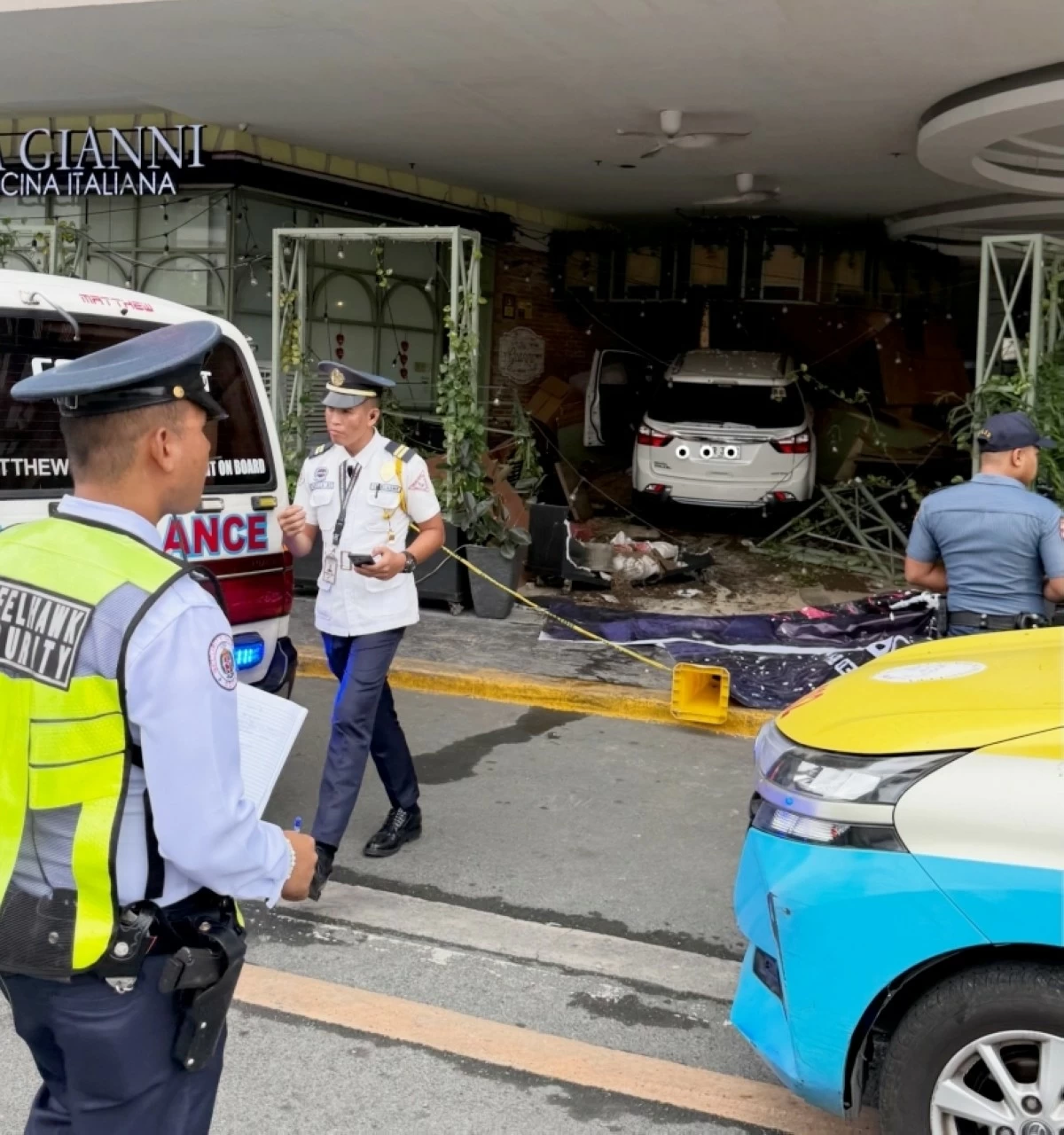 The SUV that rammed into the Da Gianni Cucina Italiana restaurant, owned by actor Matteo Guidicelli, in Alabang on Feb. 8 (Photo from Matteo Guidicelli's Facebook account)