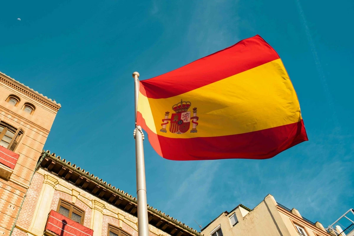 The Spanish flag (Photo from Unsplash)