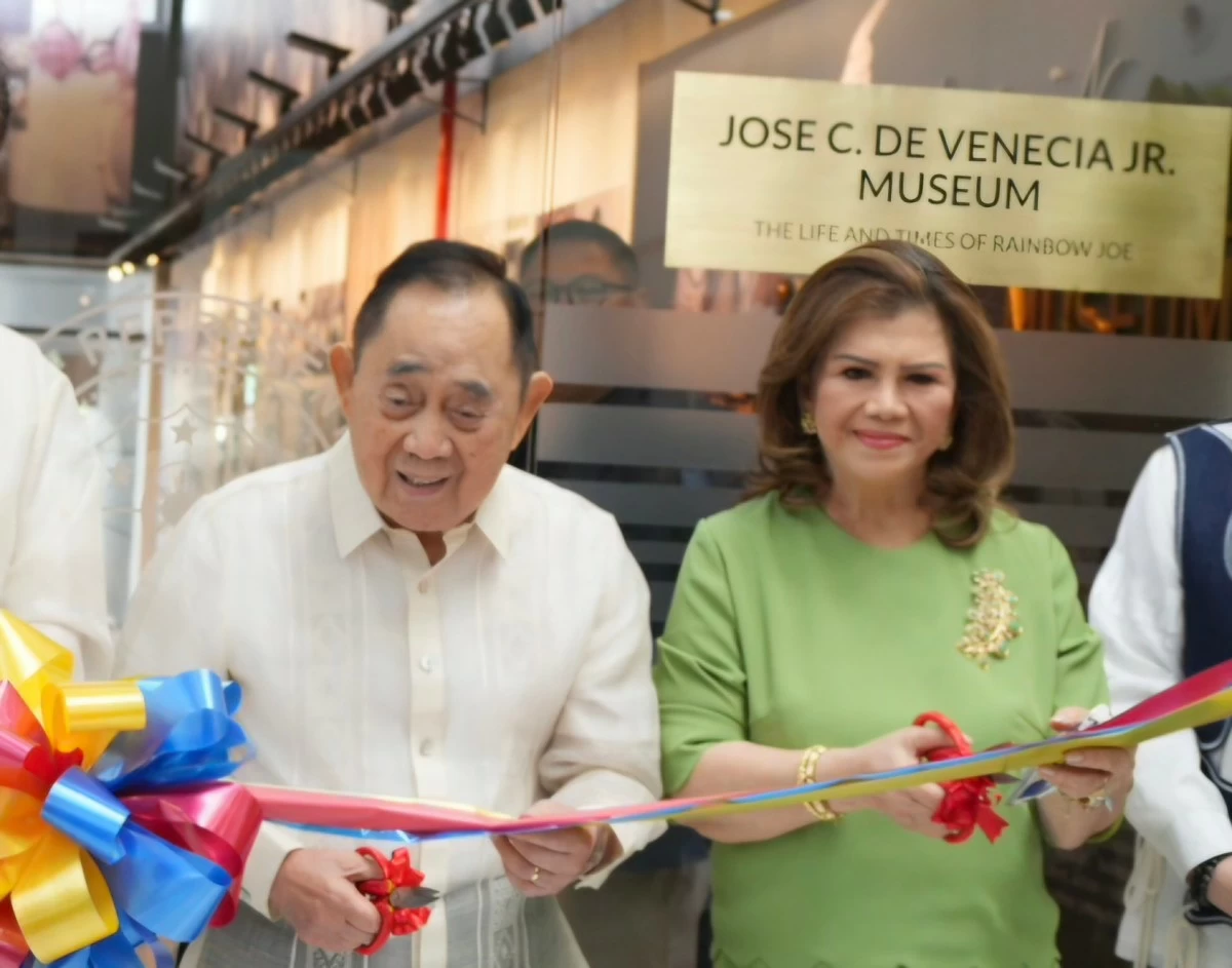 Former House Speaker Jose de Venecia (left), Pangasinan 4th district Rep. Gina de Venecia (PPAB)