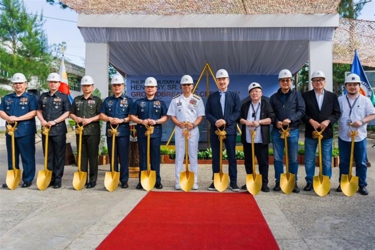 From L to R: COL Kim Eric Alexander D. Agatep PAF(GSC)- Chief of the Academy Staff; BGen Stephen Agtoto PRof-Dean of Academics, PMA; BGen Nelson C. Aluad PA- Commandant of Cadets; BGen Onorlie B. Brillantes PAF- Assistant Superintendent, PMA; LTGen Gonzales PAF- Commander, Northern Luzon Command; Vice Admiral Caesar Bernard N. Valencia PN- Superintendent, PMA; Mr. Hans T. Sy- Chairman, Executive Committee, SM Prime Holdings Inc.; Ar. Jose Siao Ling- Principal Architect of JSLA and Associates; Engr. Manuel Sy, President – New Golden City Builders and Development Corp.; Engr. Arthur Carlos-Construction Manager of CONSTEK Management Group Inc.; Ar. Jessie Siao Ling- Principal Architect of JSLA and Associates.