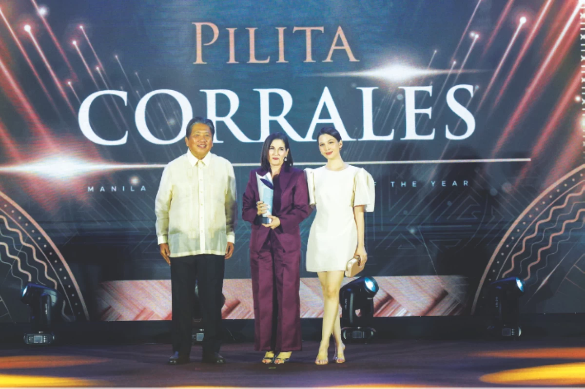 Sonny Coloma Jr. with Jackie Lou Blanco and daughter Arabella Davao accepting the award in honor of Pilita Corrales