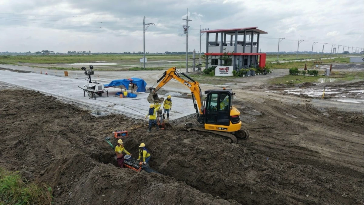 TARI Estate is moving toward locator ready operations. Phase 1, covering 90 hectares, is on track for completion within the year, with succeeding phases advancing in parallel to accelerate critical infrastructure: internal roads with direct access to Luisita Road, reliable power and water, robust fiber connectivity, and estate wide utilities designed for continuous industrial performance. With PEZA and Bureau of Customs facilities expected by Q1 2027, TARI is steadily enabling locators to build, operate, and expand with confidence.