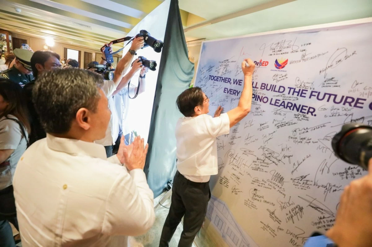 Education stakeholders nationwide express strong support for President Ferdinand R. Marcos Jr.’s directive to prioritize education, backing DepEd Secretary Sonny Angara’s efforts to strengthen LGU partnerships and fast-track classroom construction. (Photo from DepEd)