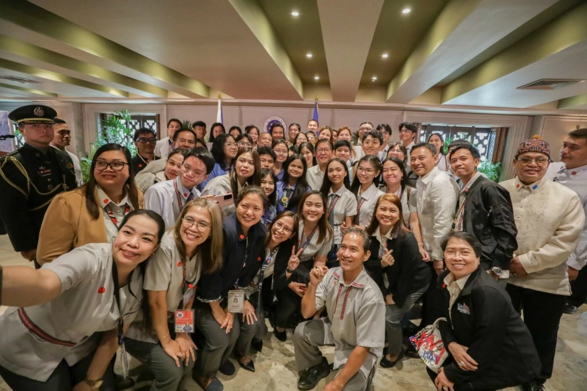 Teachers and other education stakeholders unite behind the DepEd–LGU collaboration, underscoring that improved school facilities are key to delivering quality teaching and shaping better futures for Filipino learners. (Photo from DepEd)