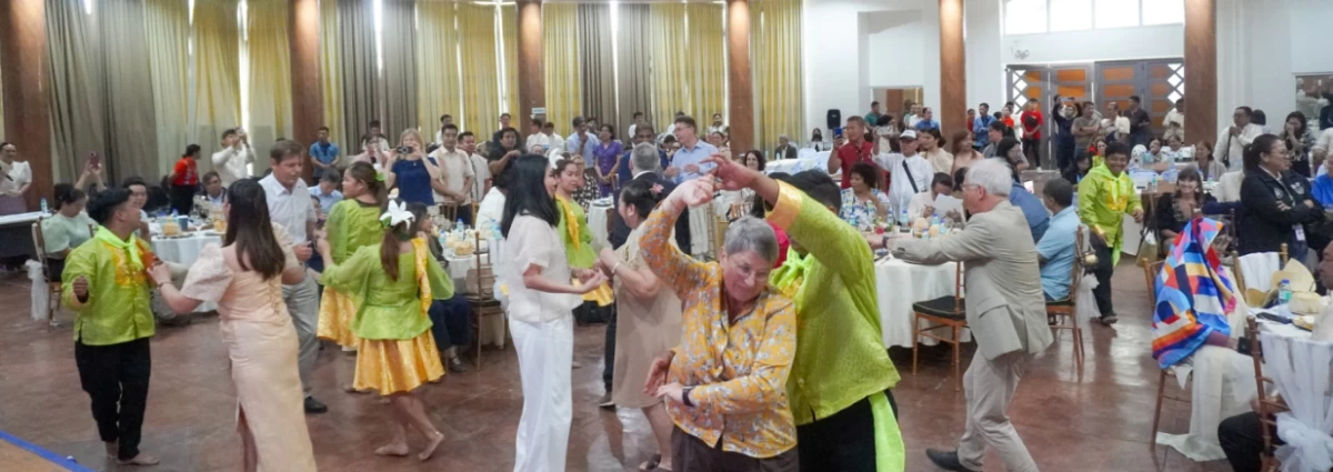 It was an opportune moment for the diplomat guests to experience and take part in local dances, celebrating cultural exchange and tradition

