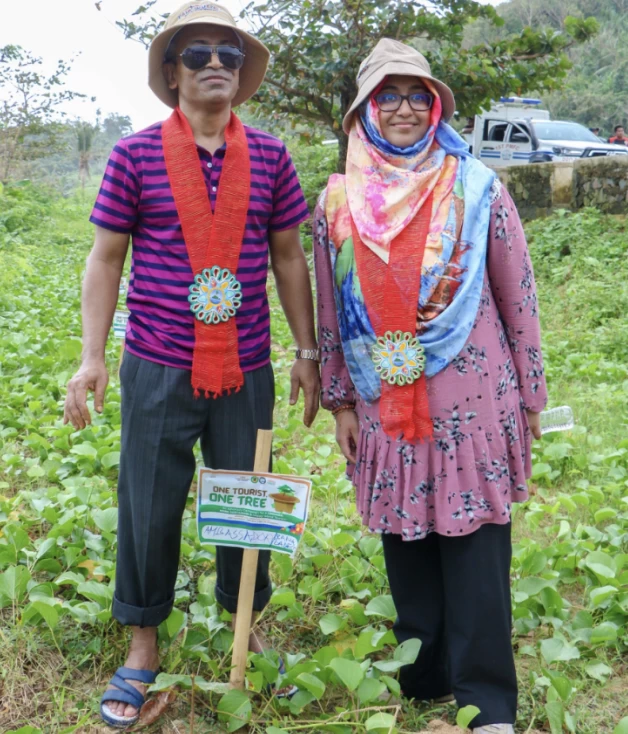 Bangladesh’s Ambassador Mohammad Sarwar Mahmood, together with Mme. Farida Akhter, took part in the activity


