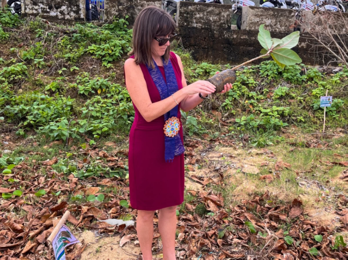 Ireland’s Ambassador Emma Hickey joyfully took part in tree planting

