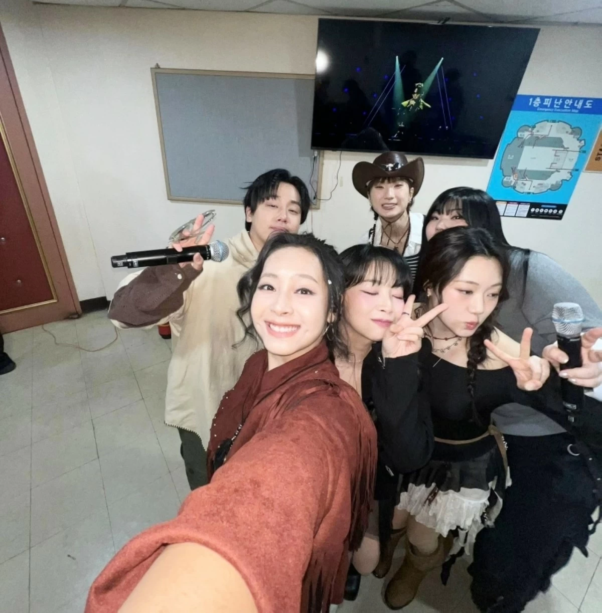 Filipino singer Gwyn Dorado with other concert performers (Facebook) 
