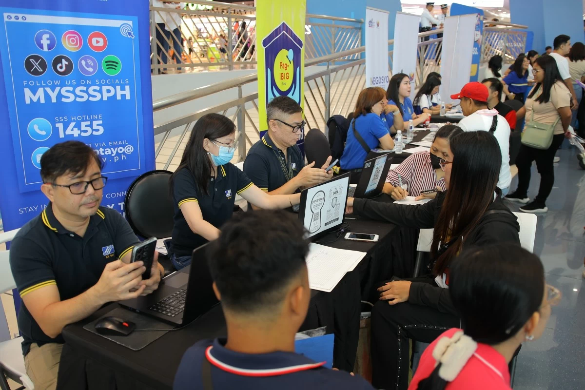 SM brings nationwide February hiring caravan closer to jobseekers