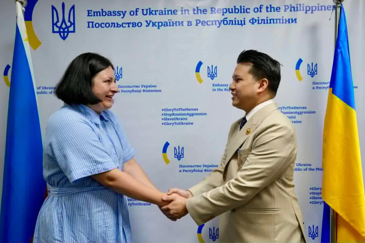 Ukrainian Ambassador Yuliia Fediv (left), FPJ Panday Bayanihan Party-list Rep. Brian Poe (Contributed photo)