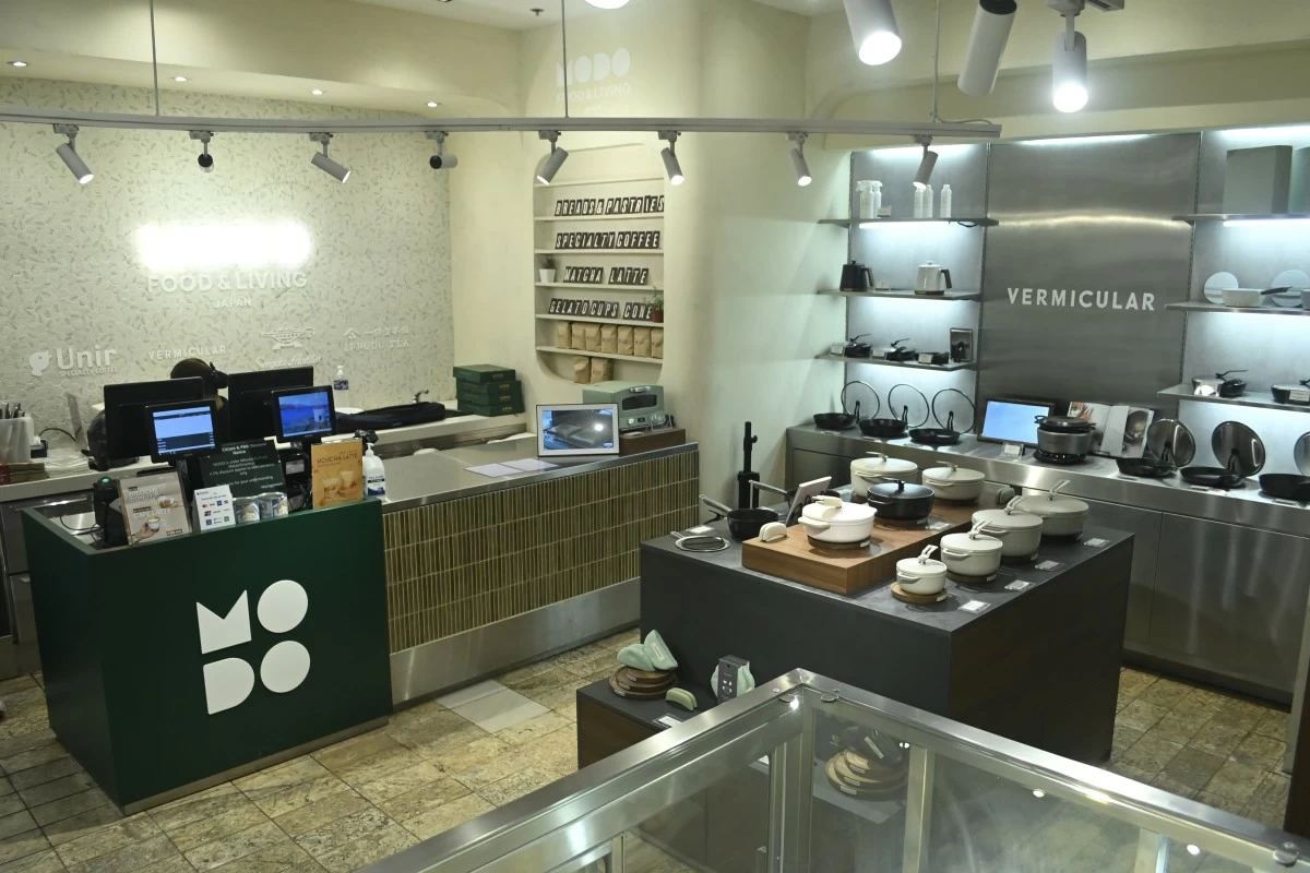 Modo showcases Japanese kitchen and lifestyle brands including Sengoku Aladdin ovens, Ippodo Tea, Unir Coffee, and Vermicular cookware
