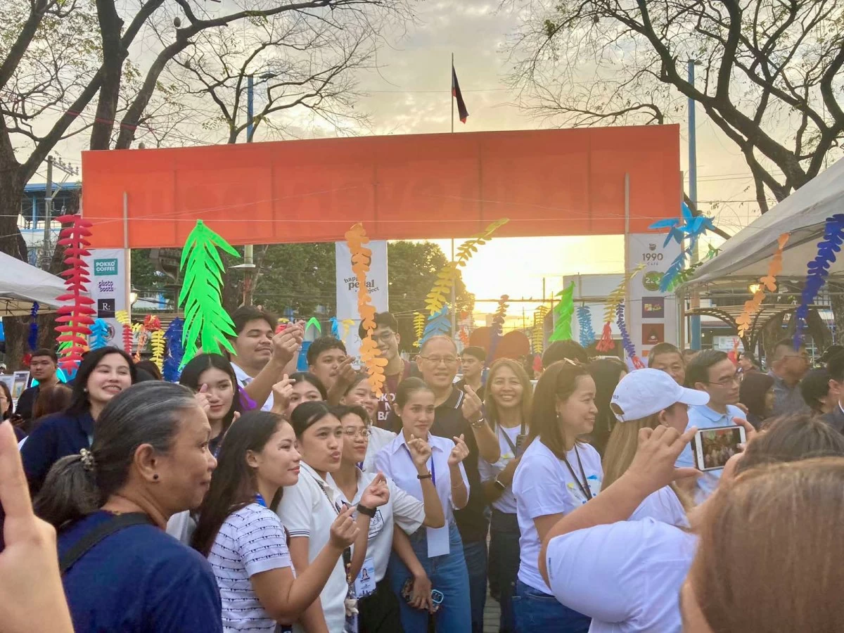 Mayor Marjorie Ann “Maan” Teodoro and Marikina First District Rep. Marcy Teodoro lead the opening of the four-day Arts, Crafts, and Coffee Festival at the Marikina Freedom Park on Feb. 19, in celebration of National Arts Month. (Photos from Marikina LGU)
