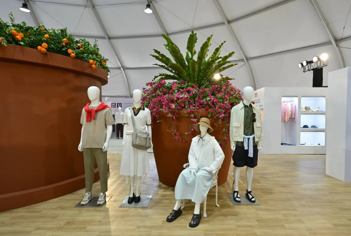 Inspired by Roman street style and modern architecture, the new collection blends relaxed silhouettes with crisp structure. Breathable fabrics, clean lines, and versatile essentials from Core T to denim, outerwear, and knits.