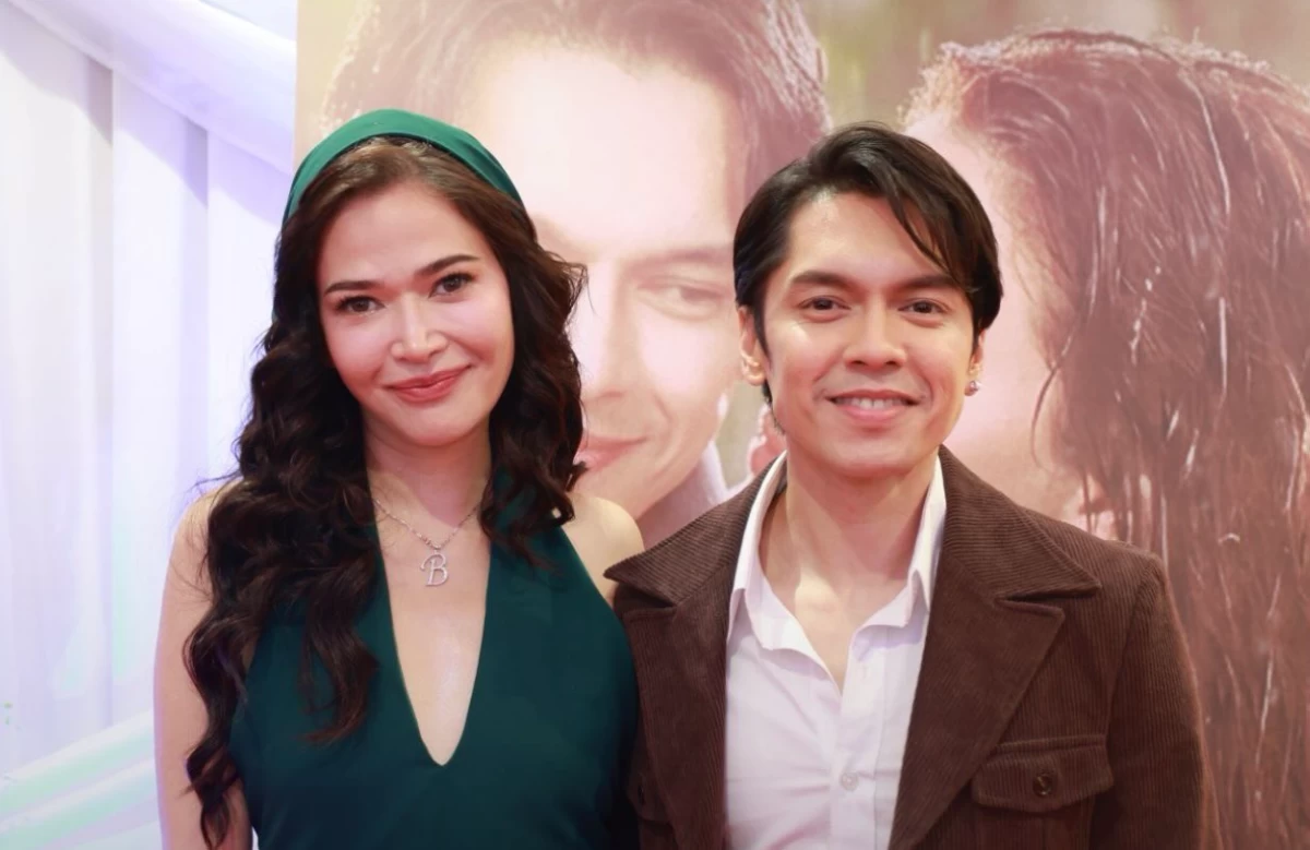 Bela Padilla and Carlo Aquino (Images courtesy of Viva Films)