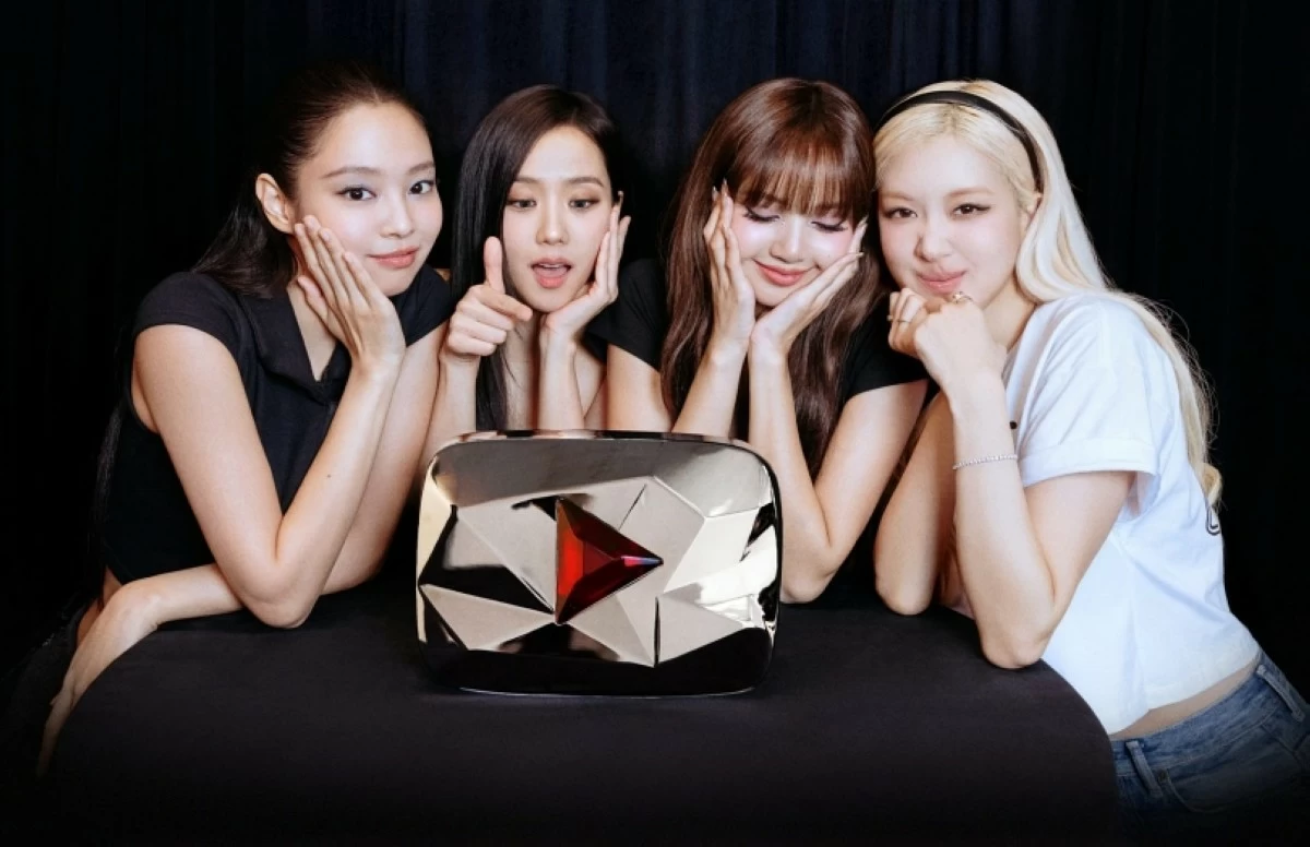 BLACKPINK (YG Entertainment) 