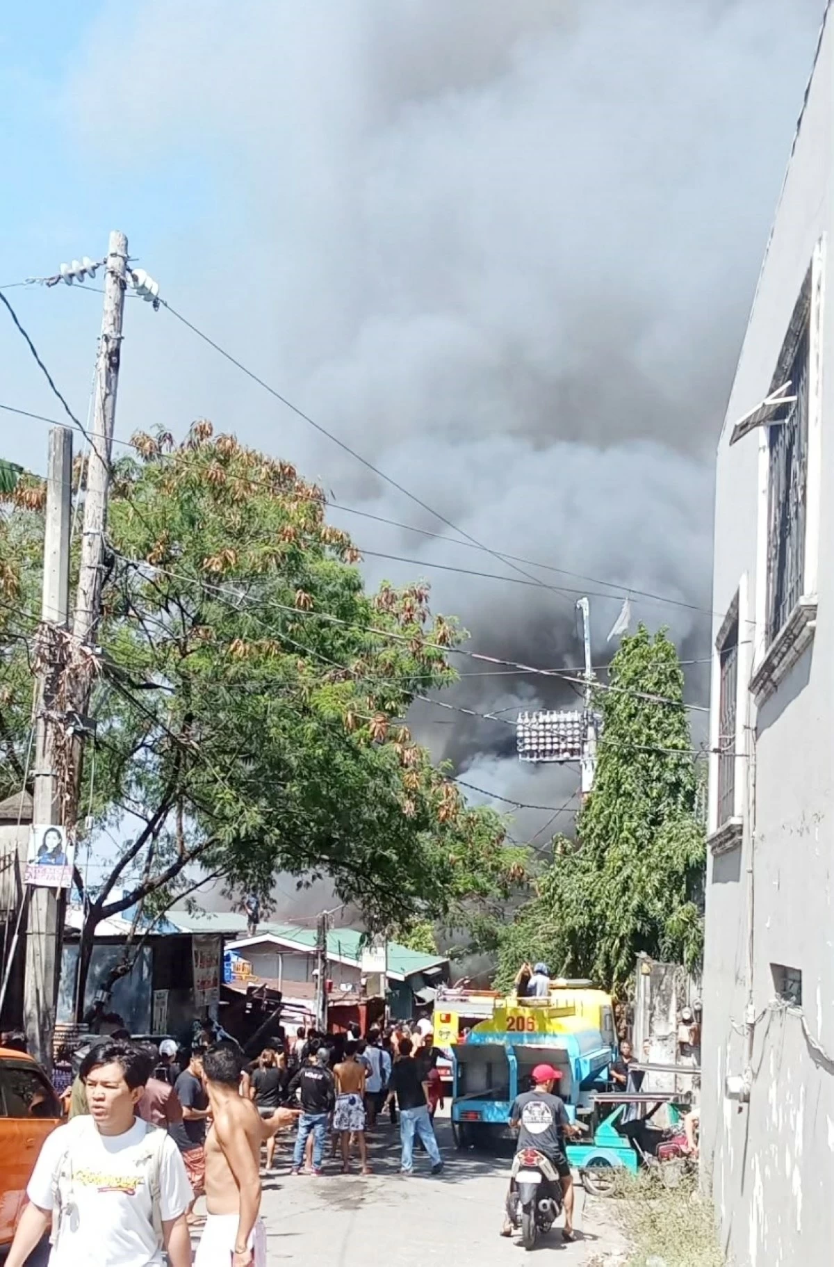 The fire in Patdu Compound, Barangay Putatan, Muntinlupa on Feb. 22 (Photo from Muntinlupa City Department of Disaster Resilience and Management)