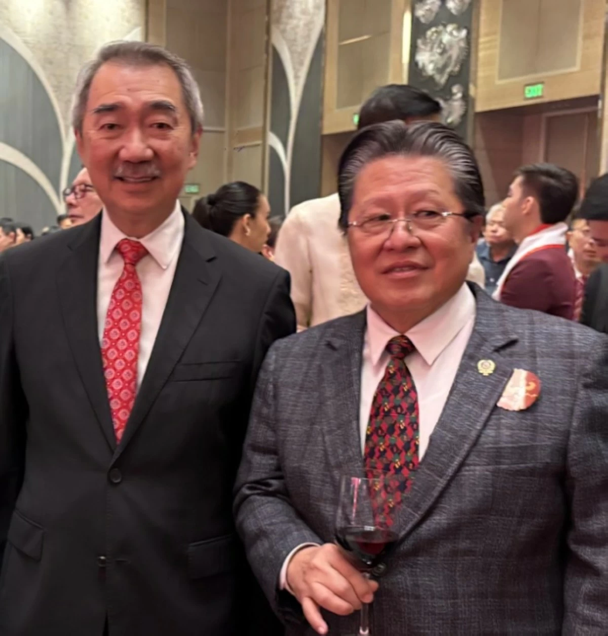 SM Prime Chairman of the Executive Committee Hans T. Sy with Dr. Cecilio Kwok Pedro, President of the Federation of Filipino-Chinese Chambers of Commerce and Industry, Inc.(FFCCCII)

