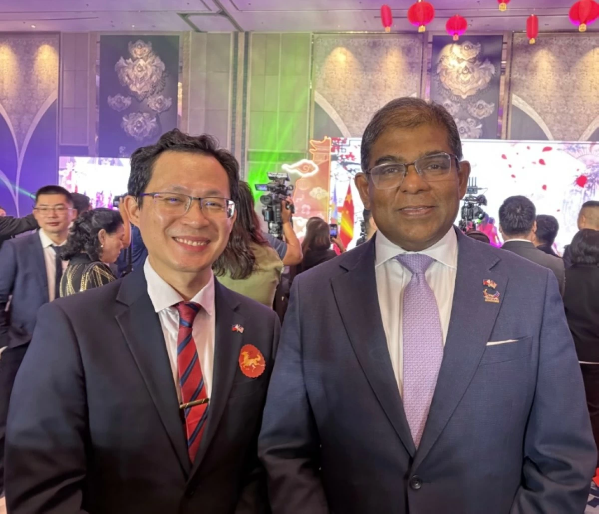 Embassy of Malaysia’s First Secretary Tan Foo Koeng and Ambassador Abdul Malik Melvin Castelino