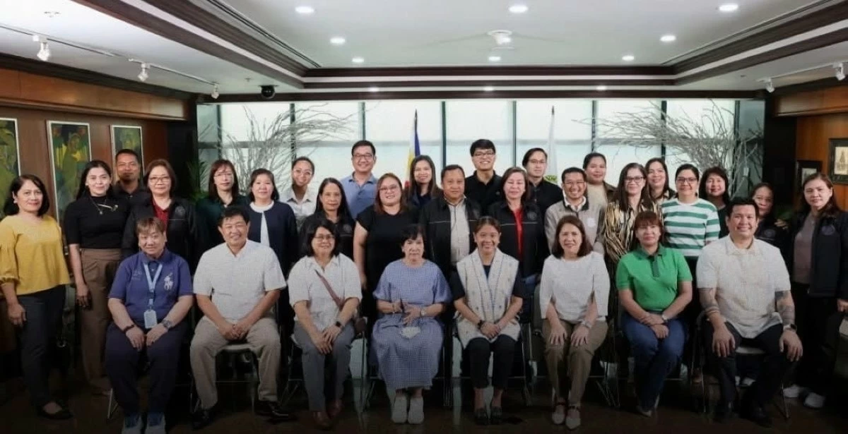 Makati Mayor Nancy Binay togwther with Pangasinan LGU's officials (Photo from My Makati)