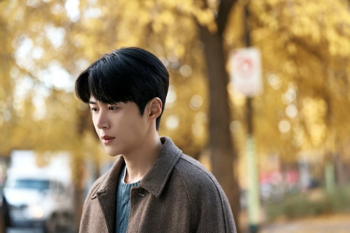 Korean actor Kim Seon-ho (X) 