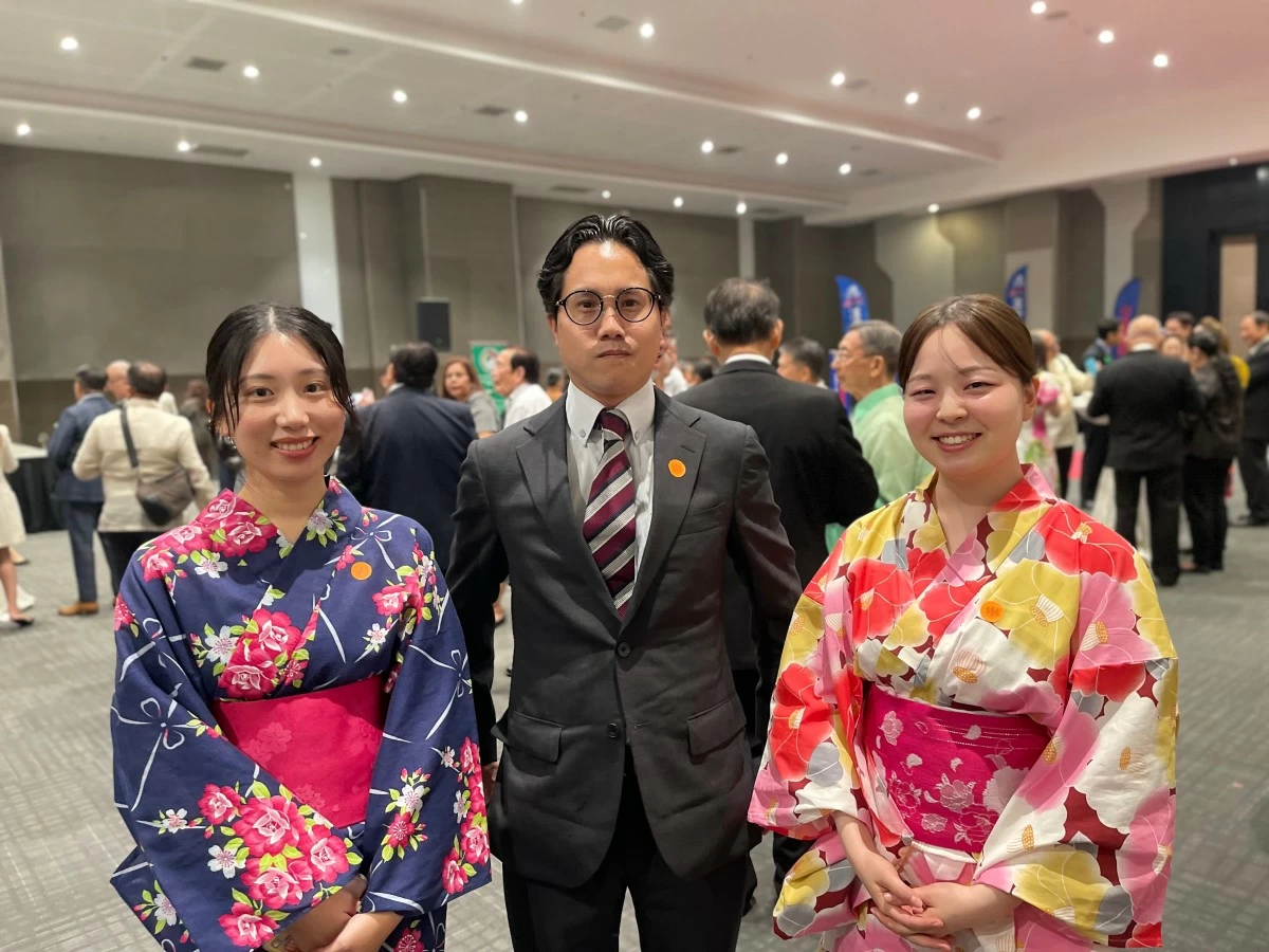Vice Consul Airi Nakata, and Vice Consul Kentaro Yoshimatsu, with Natsumi Ono
