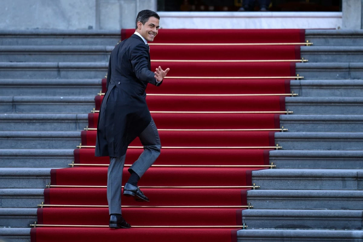 Rob Jetten,leader of the Democrats 66, D66, arrives to be sworn in as prime minister by King Willem-Alexander at Royal Palace Huis ten Bosch in The Hague, Netherlands, Monday, Feb. 23, 2026. (AP Photo/Peter Dejong)
