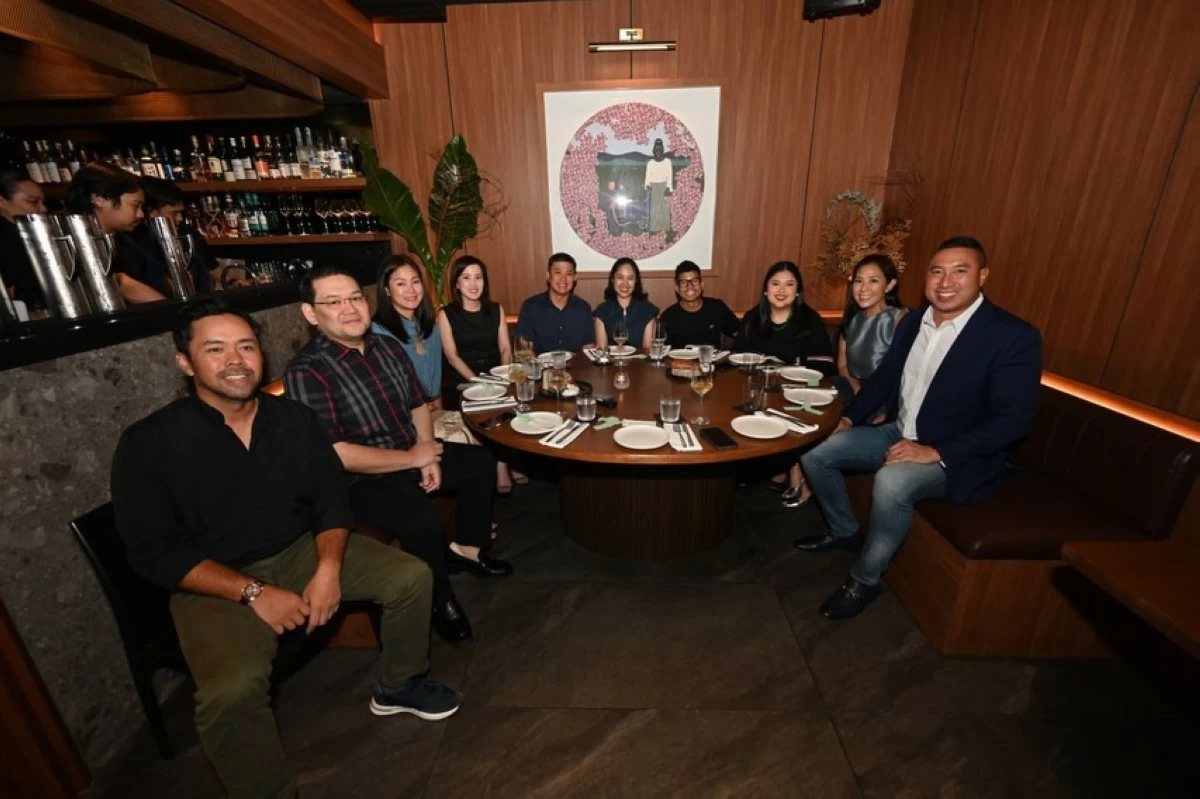 Mayor Francis and Keri with Rodney Dizon, Atty. Dennis Pamintuan, Zharmagne Dizon, Atty. Gail Pamintuan, Atty. Ryan Jornada, Bel, Carlos Jorge, and Pammy