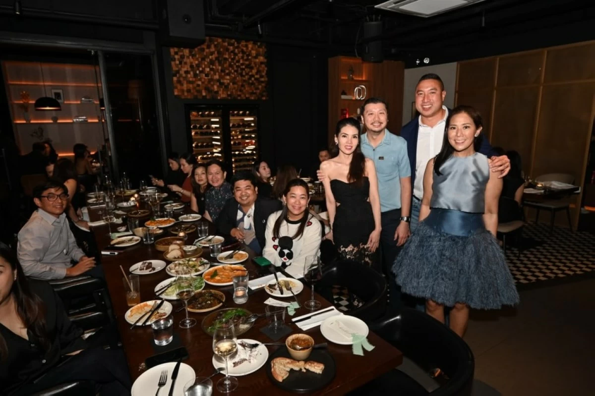 The Zamoras with Mayor John Rey Tiangco, Lia and Angelo, Mayor Along and Aubrey Malapitan, Mayor Wes and Tiffany Gatchalian