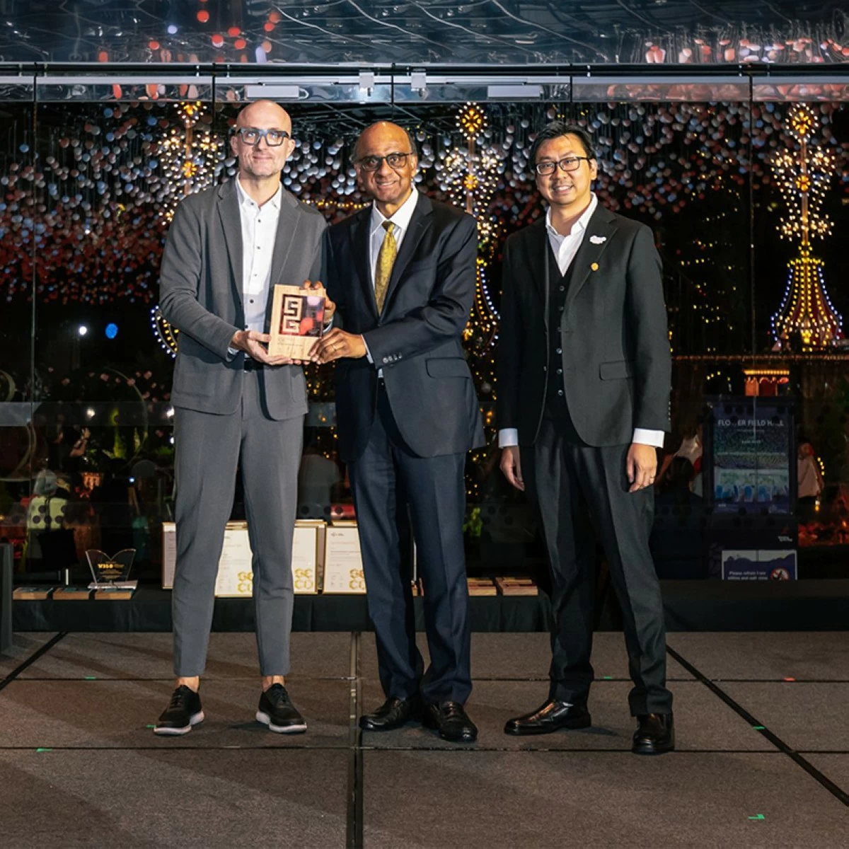 Antoine Besseyre des Horts, leader, Lixil Global Design, Asia; Tharman Shanmugaratnam, president of Singapore; and Hong Khai Seng, president of Design Business Chamber Singapore