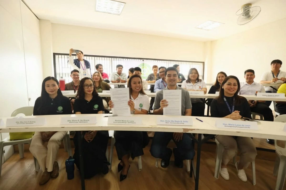 Pasig City Mayor Vico Sotto signs a Memorandum of Agreement (MOA) with Scholars of Sustenance Philippines (SOS) Philippines, a registered non-profit environmental organization dedicated to reducing food waste and hunger, for the launch of the “Rescue Kitchen Project.” (Photos from Pasig PIO)