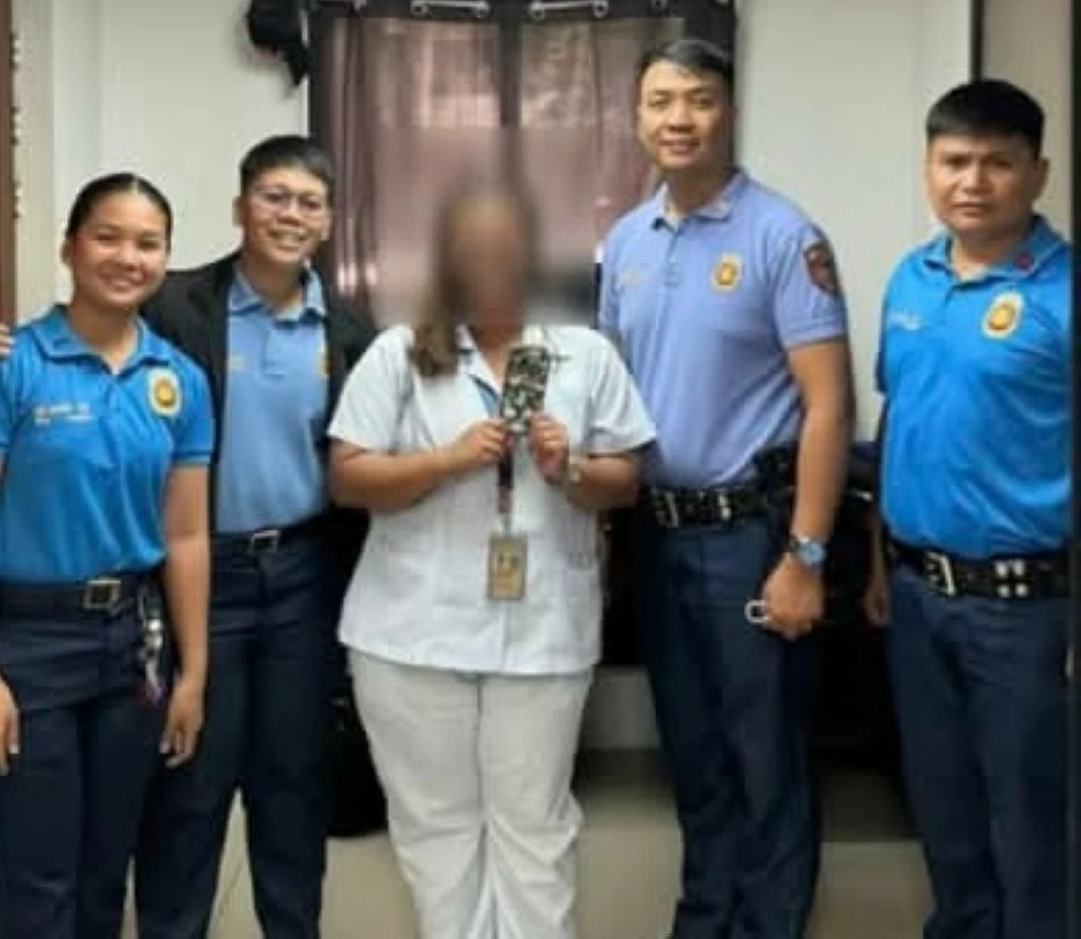 Manila police earn public praise for swift recovery of lost cellphone