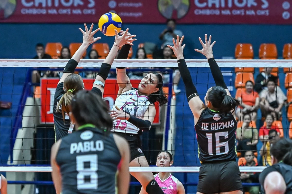 Ced Domingo scores for Akari. (PVL Images)